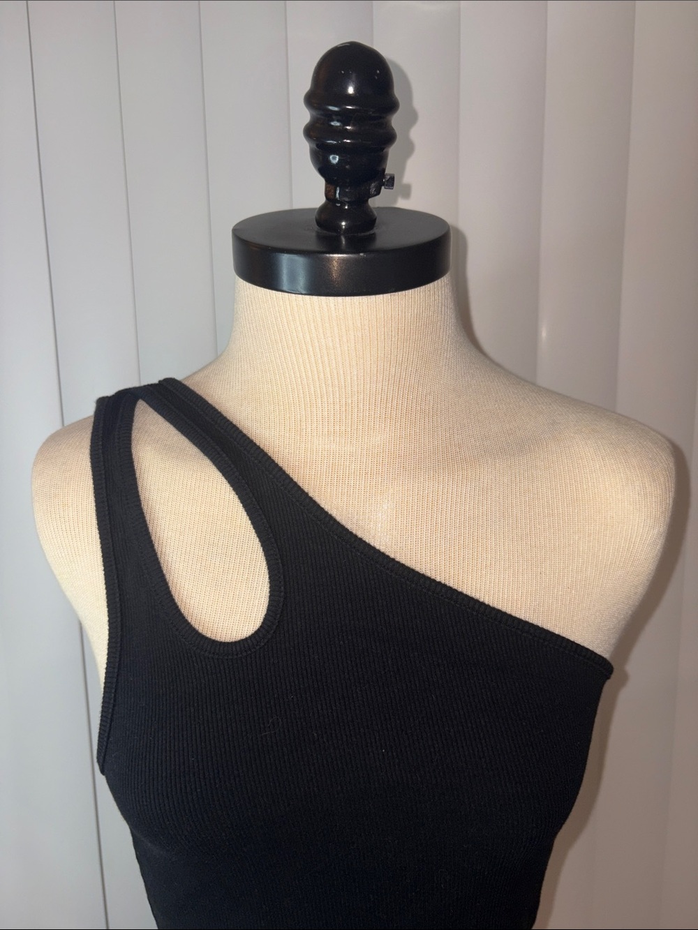 ZARA Asymmetrical One Shoulder Cutout Crop Top Black Ribbed Knit Large - Picture 2 of 4